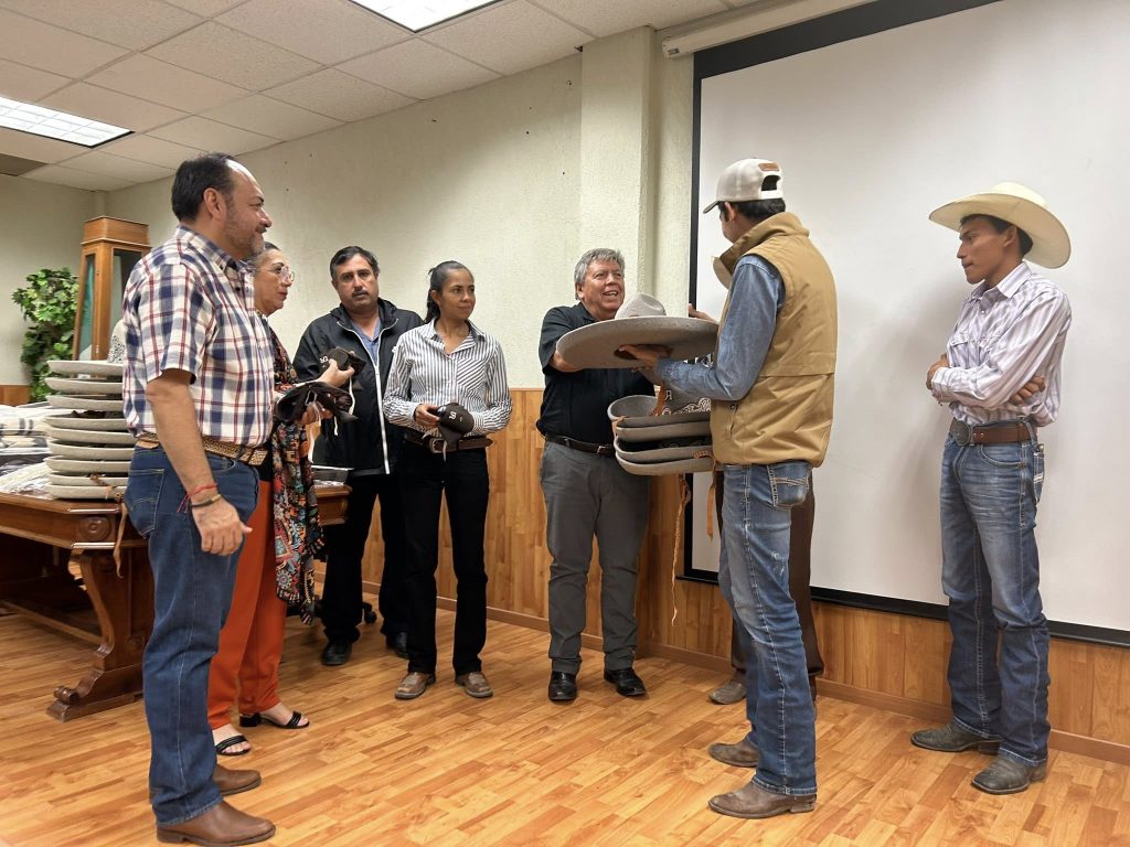 Nuevos uniformes para Charros y Escaramuzas-1