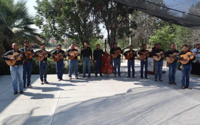 La Rondalla de Saltillo engalanó el 44° Aniversario del CECFOR No. 3
