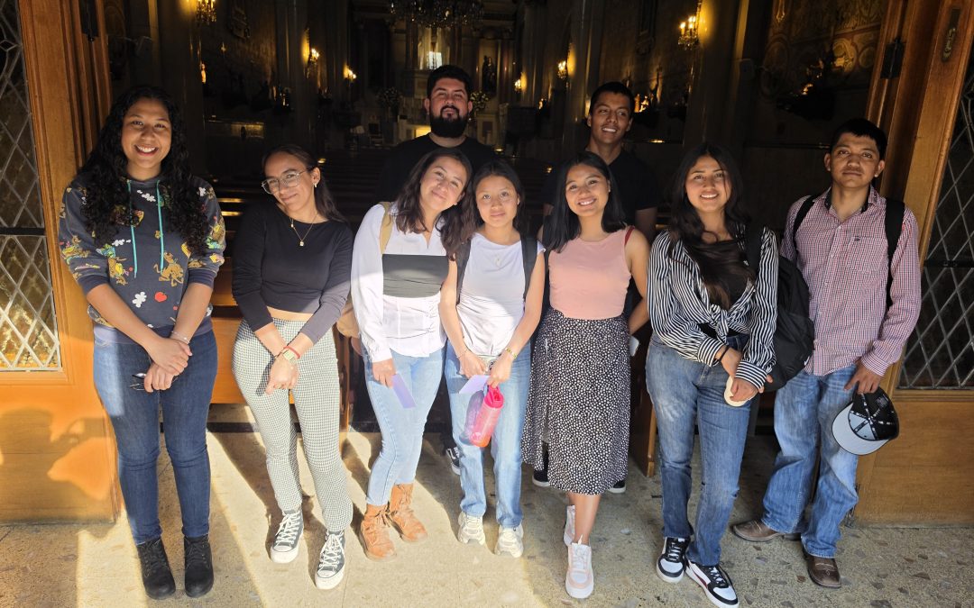 Estudiantes de la UAAAN realizan visita cultural a templos históricos de Saltillo